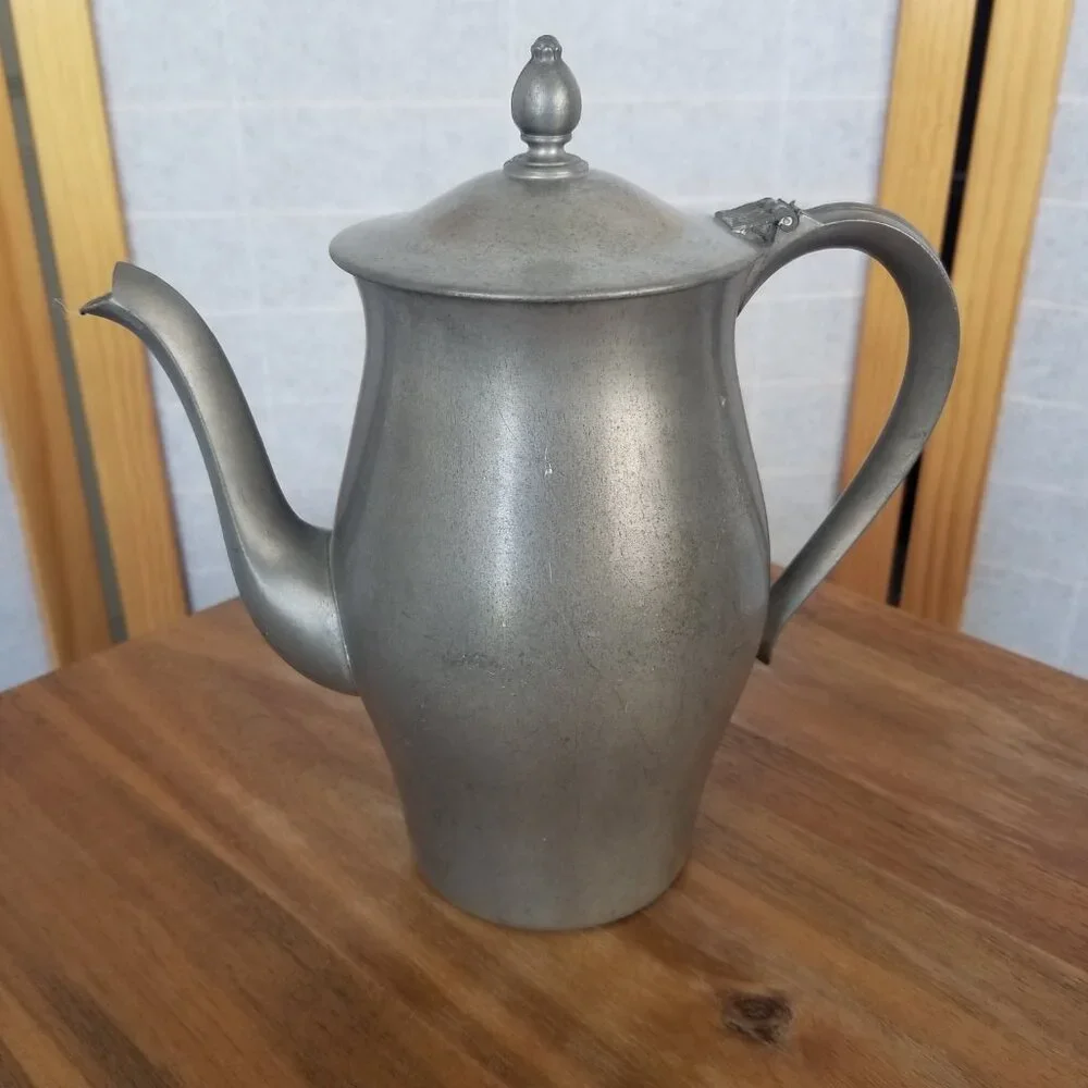 Vintage Pewter Lidded Coffee Pot Pitcher Handle Flip Top Lid 7